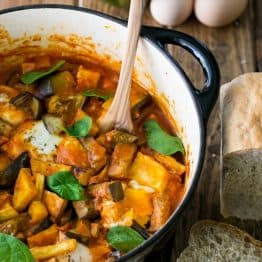 Traditional Israeli Shakshuka Recipe. This will blow your tastebuds! @natashaskitchen