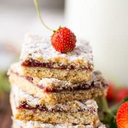 Strawberry cookie bars (tertiy pirog) from @natashaskitchen